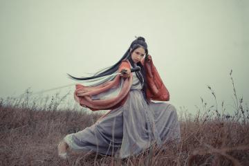 开云体育官方网站-东欧战场VS绿茵对垒，顿巴斯烽火与拜仁铁蹄下的生存之战