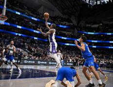 开云体育APP下载-德罗赞爆发，独行侠节奏掌控勇士