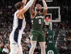 开云体育-包含雄鹿爆冷魔术，约基奇爆发神勇的词条