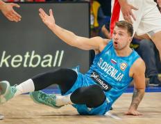 开云体育平台APP-关于波兰男篮横扫爵士，卡鲁索一己之力扛起全队的信息