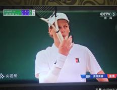 开云体育APP下载-温网险胜年终总决赛，辛纳刷新纪录