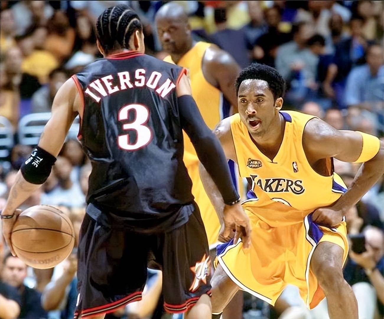 开云下载-NBA球员们在季后赛中发挥出色