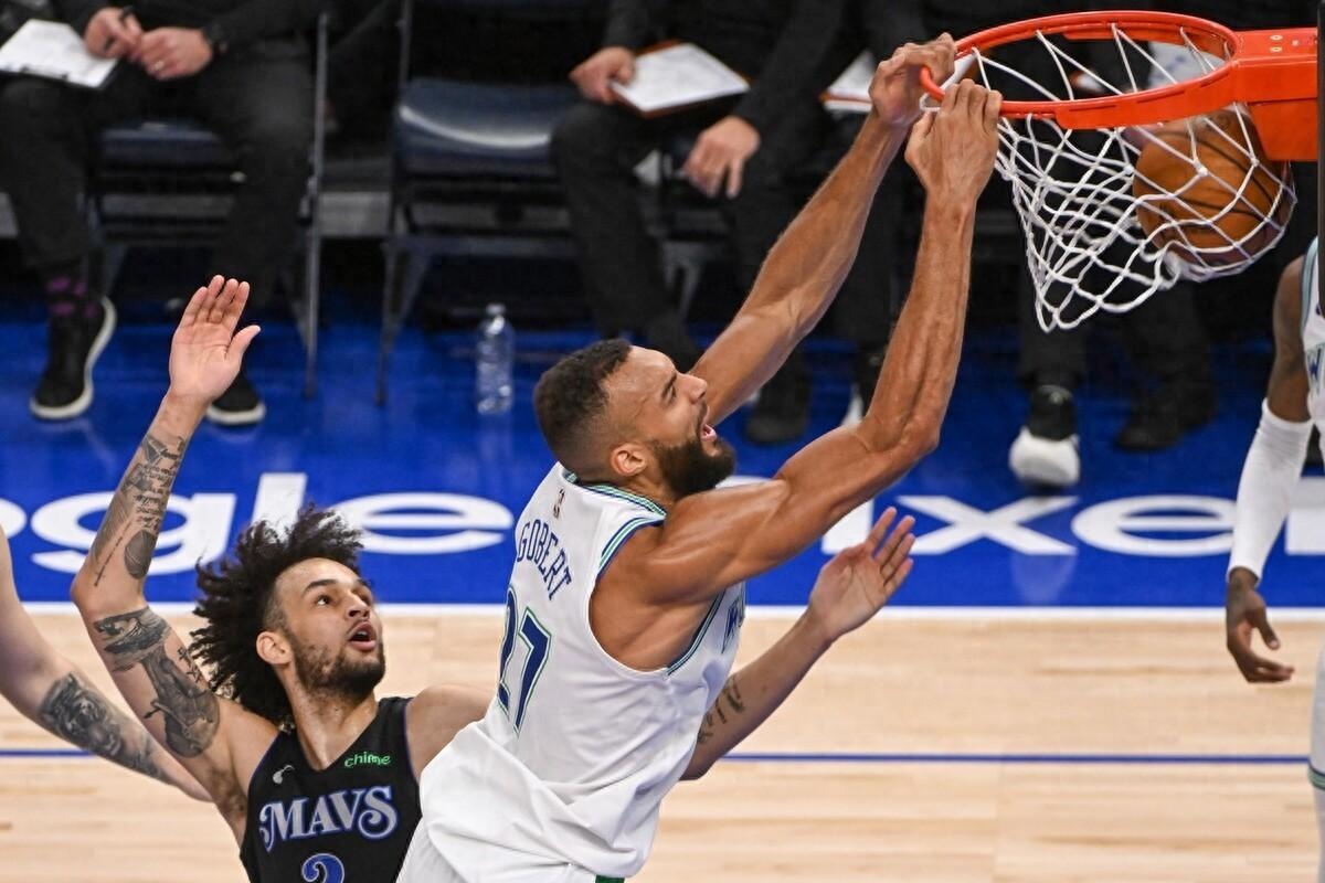 开云下载-NBA球员们在季后赛中发挥出色