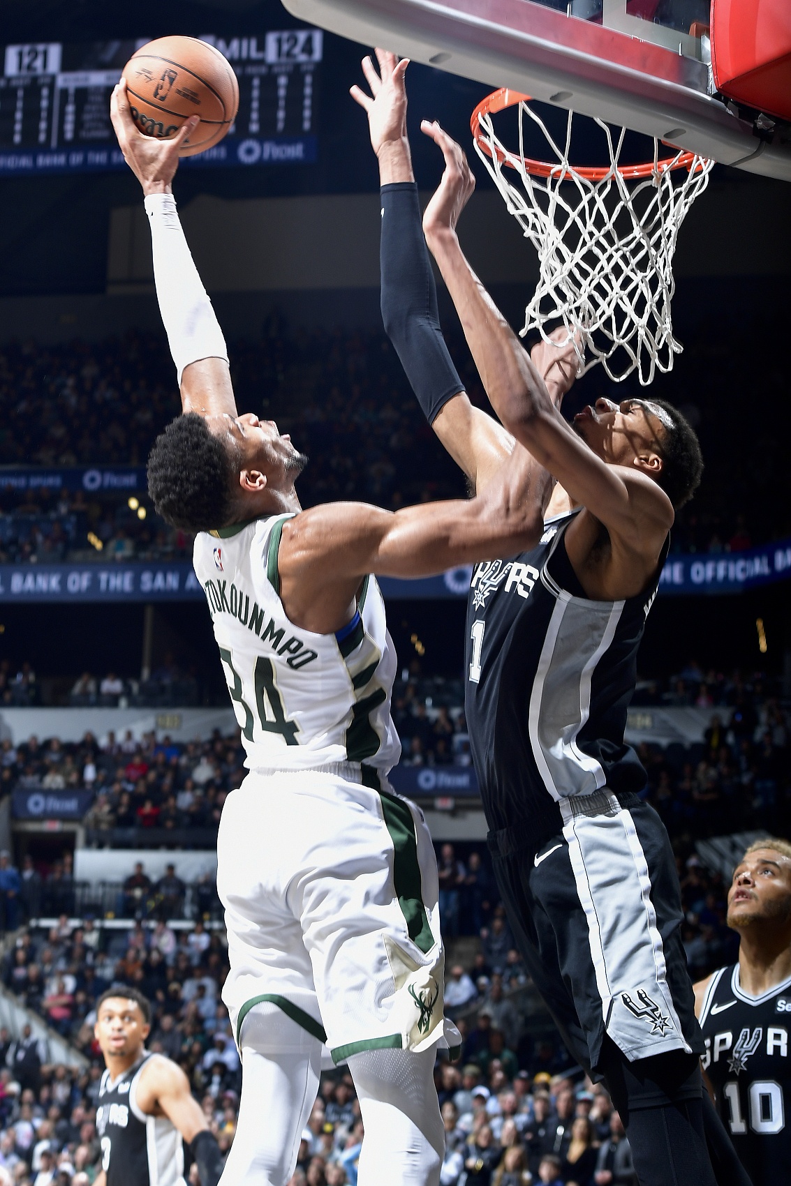 开云官网-开拓者客场击败森林狼，利拉德秀绝杀。