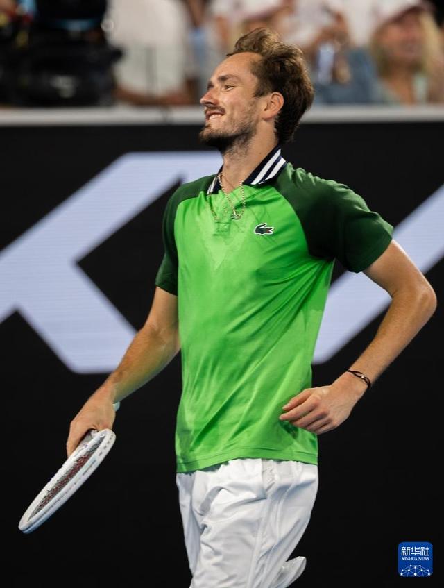 开云体育中国-关于澳大利亚网球队逆转西班牙网球队，梅德韦杰夫制霸全场的信息