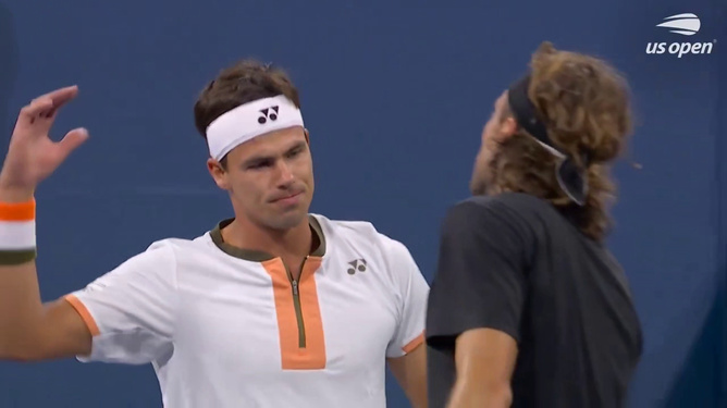 开云下载-包含澳大利亚网球队血洗日本网球队，西西帕斯关键制胜的词条