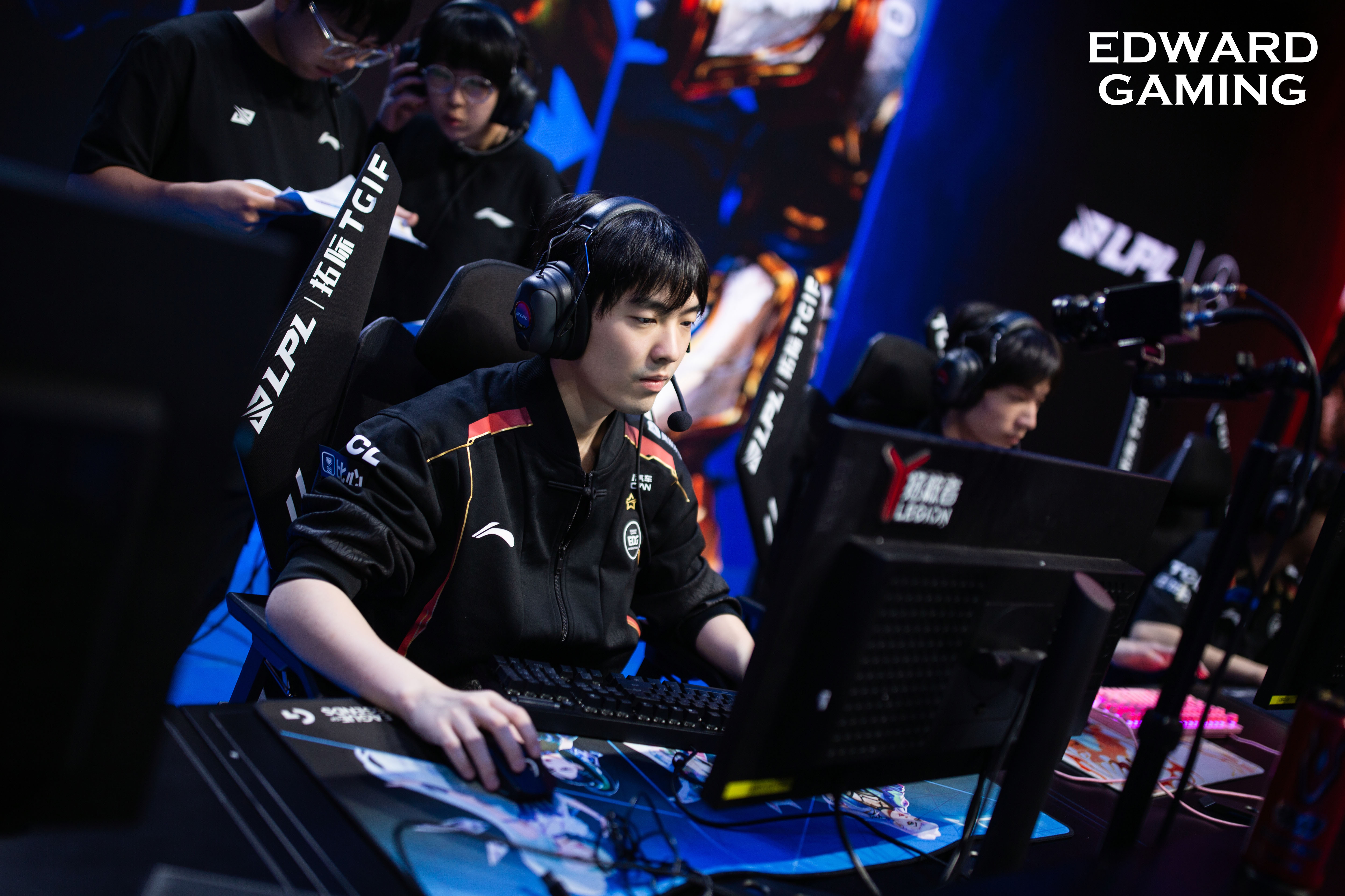 开云体育入口-V5横扫EDG，Peanut统治全场