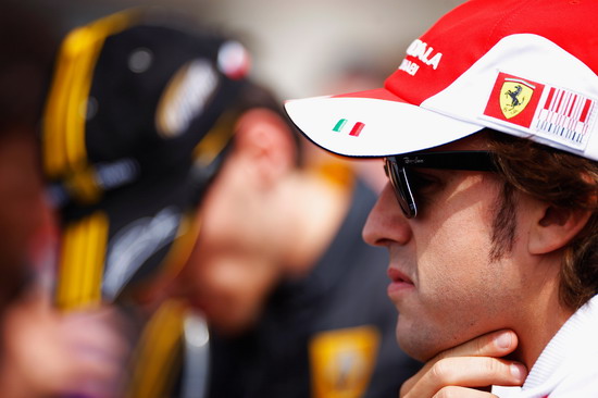 开云体育-法拉利绝杀哈斯车队，阿隆索扛起全队