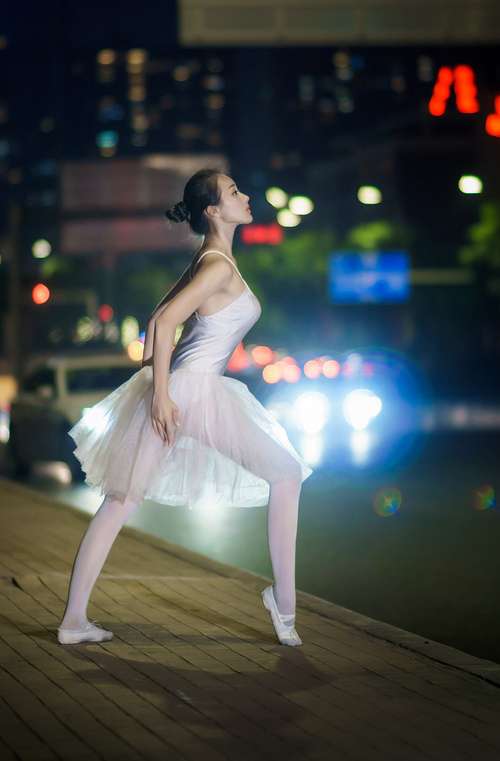 开云体育-罗德里戈攻防两端统治赛场，加拿大战术奇兵压制巴西