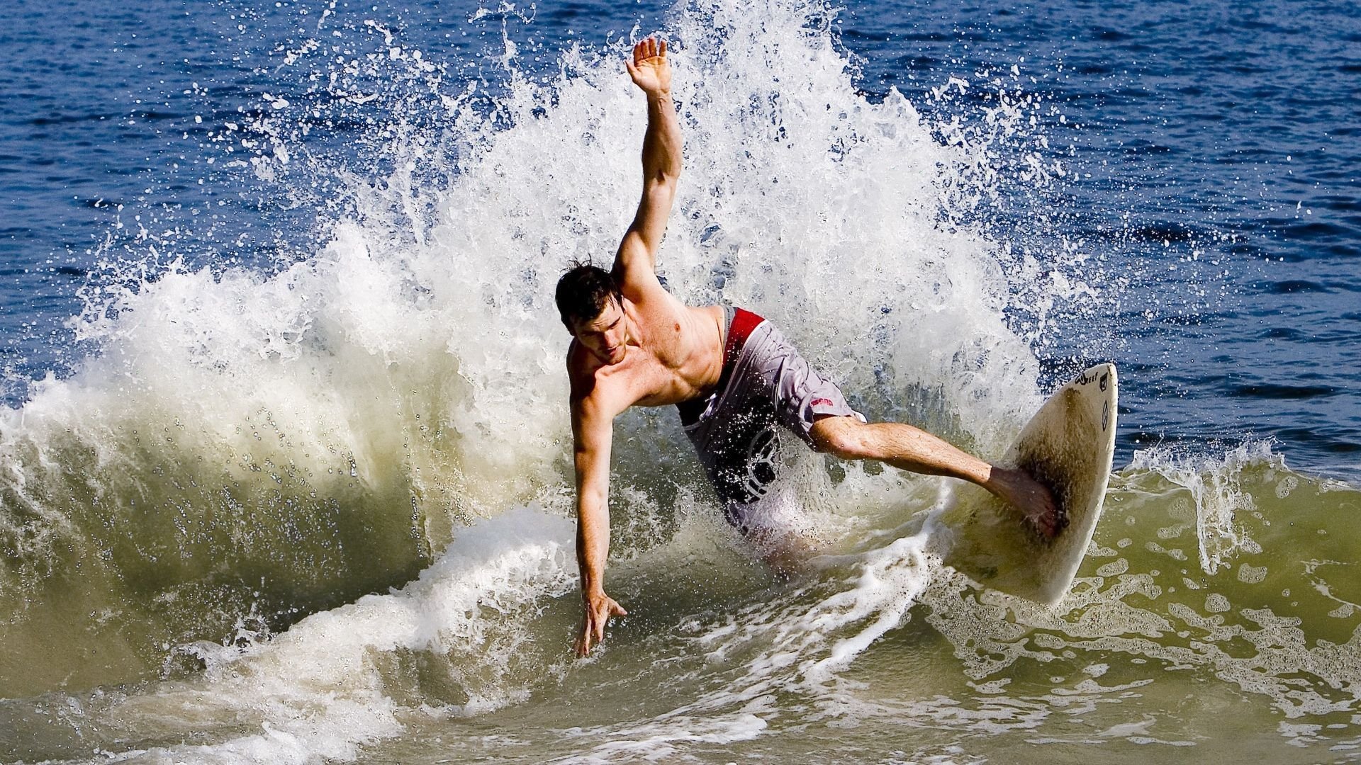 开云体育登录-跨界风云，爱尔兰橄榄球稳胜新西兰，姆巴佩F1争冠赛霸气接管