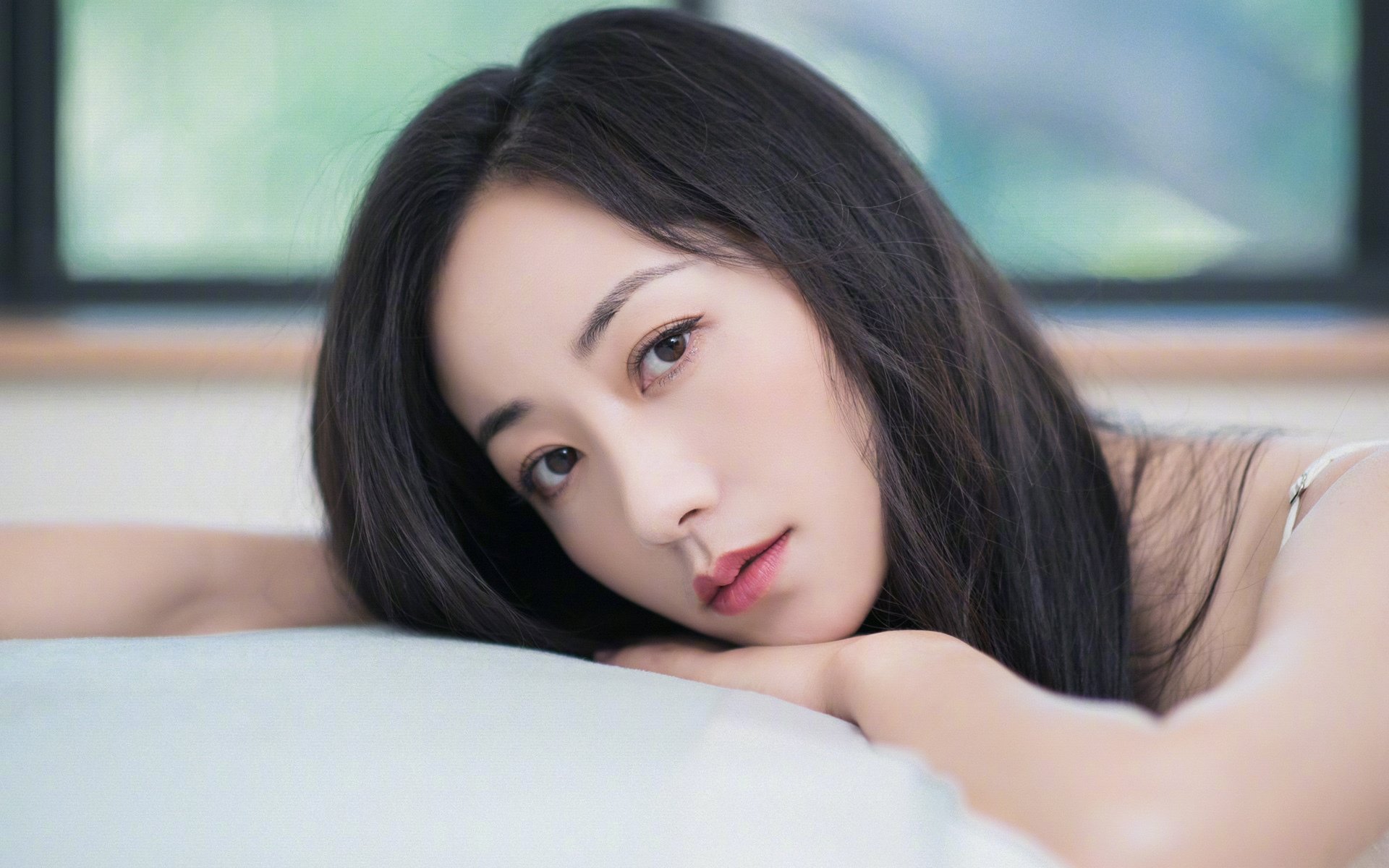 开云体育官方网站-夜幕下的引擎与绿茵,当F1极速启航邂逅伊布的攻防艺术