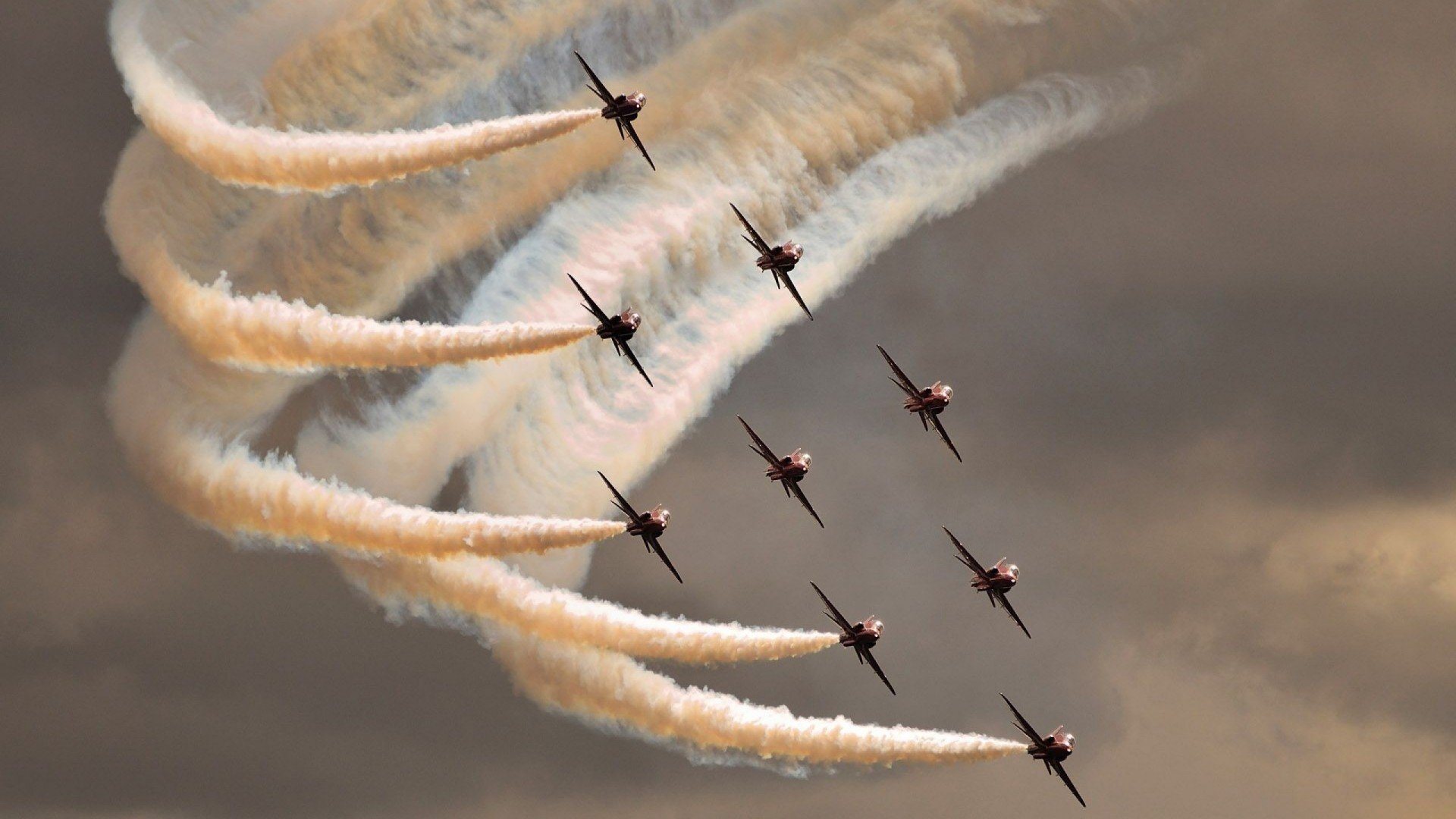 开云平台-德甲争冠焦点战激战正酣，卡塔尔力量击溃曼联显锋芒，足球世界的变革与启示