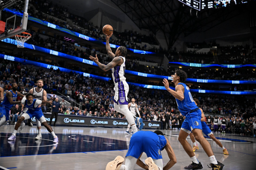 开云体育APP下载-德罗赞爆发,独行侠节奏掌控勇士